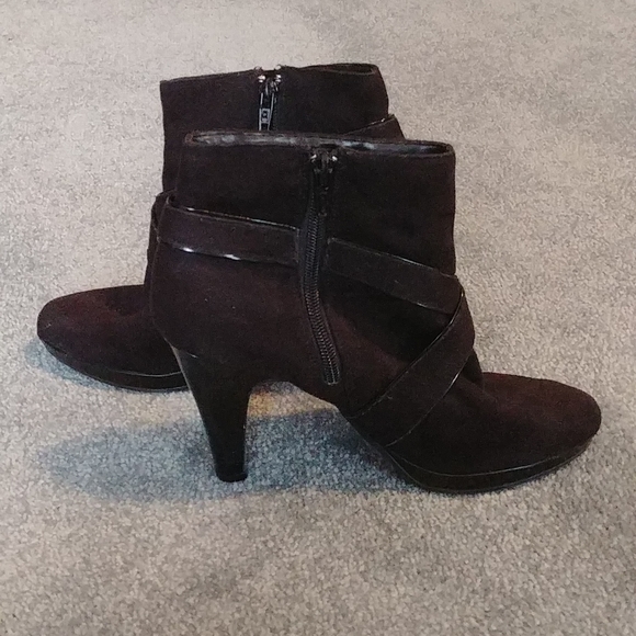Christian Siriano for Payless Faux Suede Booties Size 7 - Picture 4 of 5